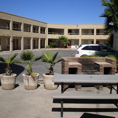 American Inn Hotel & Suites Parral Bagian luar foto