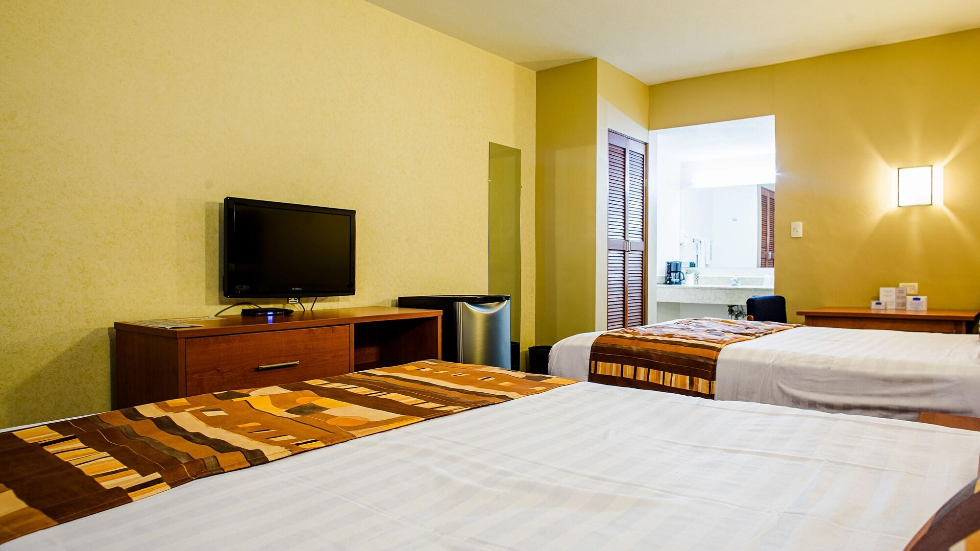 American Inn Hotel & Suites Parral Bagian luar foto