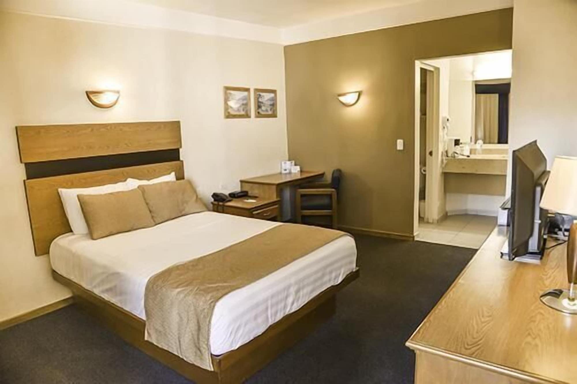 American Inn Hotel & Suites Parral Bagian luar foto