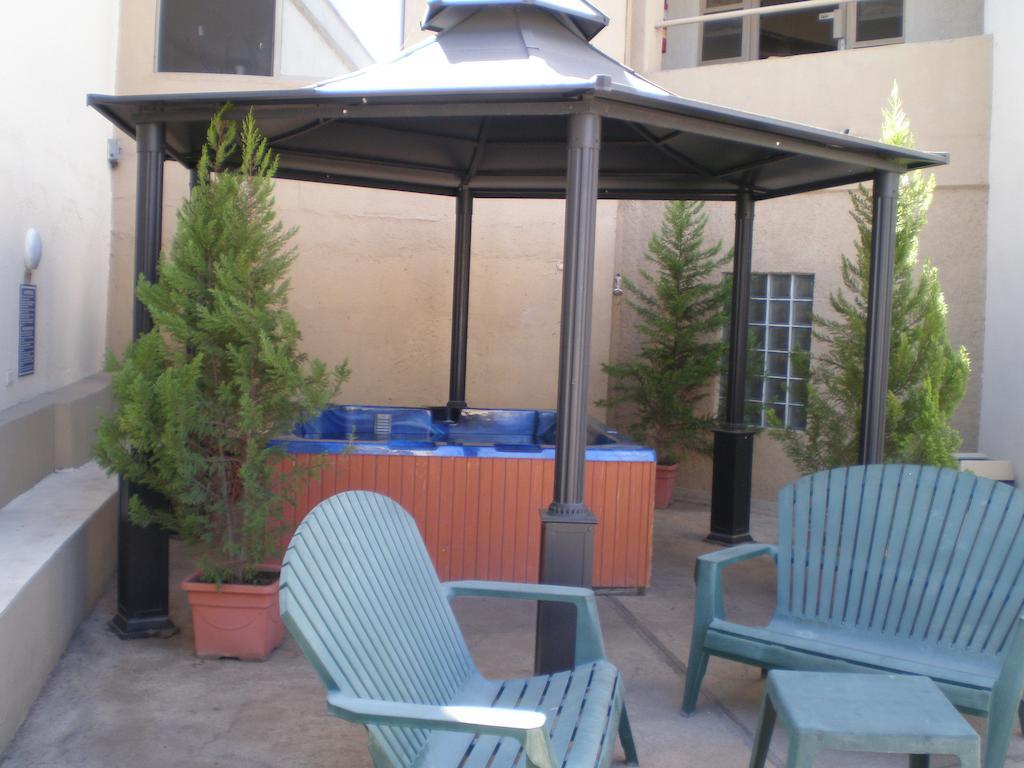 American Inn Hotel & Suites Parral Bagian luar foto